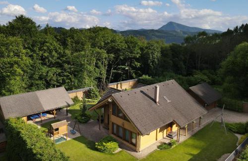 Oravsky Podzamok Ski Chalet | Chata Sidorka