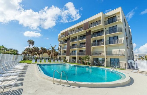 Avon By The Sea Apartment | Chateau by the Sea Cocoa Beach