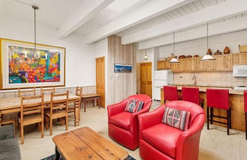 Aspen House | Chateau Chaumont Unit 19, Spacious Top-Floor Condo with Great Location
