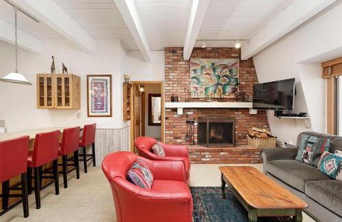 Aspen House | Chateau Chaumont Unit 19, Spacious Top-Floor Condo with Great Location