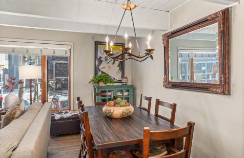 Aspen House | Chateau Chaumont Unit 5, Condo with Prime Location, 1 Block to Aspen Mountain