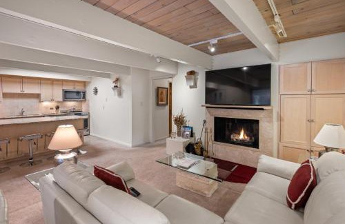 Aspen House | Chateau Chaumont Unit 9, Second-Floor Corner Condominium with Prime Location in Aspen
