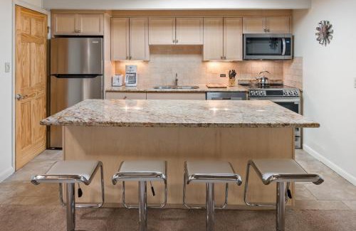 Aspen House | Chateau Chaumont Unit 9, Second-Floor Corner Condominium with Prime Location in Aspen