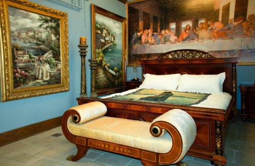 Connellsville Hotel | Chateau Connellsville Starry Night Suite