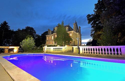 Saint-Leger-de-Fougeret Villa | Chateau de Clinzeau