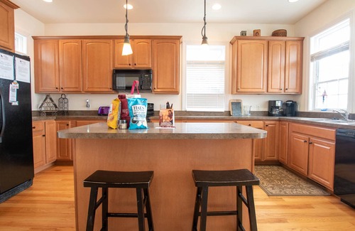 Keuka Park Cottage | Chateau Esperanza: "A Relaxing Lakeside Retreat"