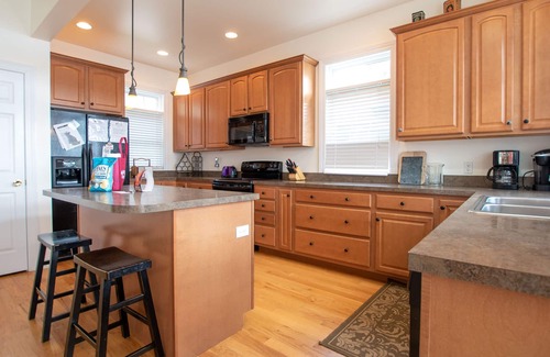 Keuka Park Cottage | Chateau Esperanza: "A Relaxing Lakeside Retreat"