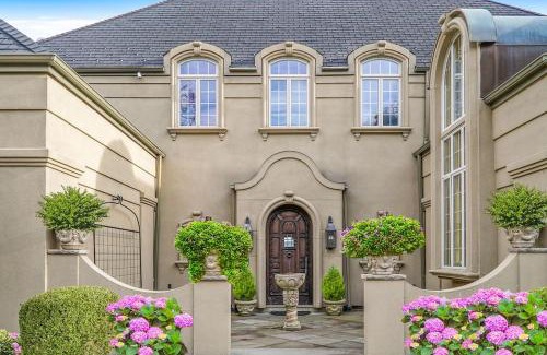 Middle Hope Villa | Chateau Montreau on Hudson