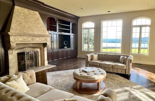 Middle Hope Villa | Chateau Montreau on Hudson