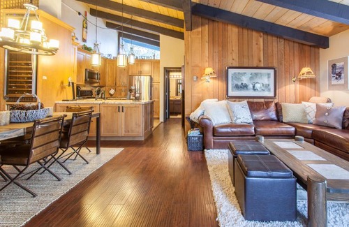 Mammoth Lakes House | Chateau Sans Nom #17