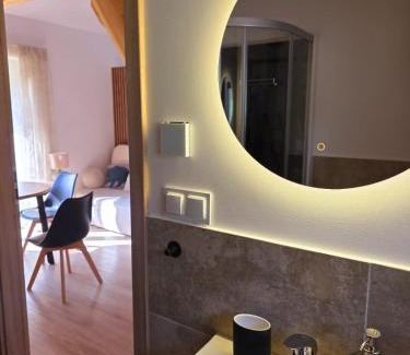Uscie Gorlickie Resort | Chatka Niedźwiadka domki w górach z sauną i jacuzzi w cenie