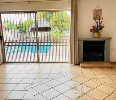 Ekurhuleni House | Chatsvilla