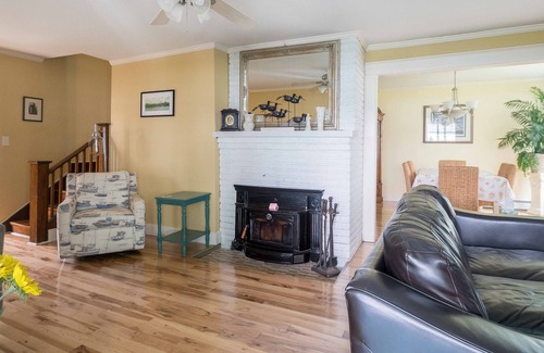 Bemus Point House | Chautauqua Lake Front Property - Walk to the Village of Bemus Point!