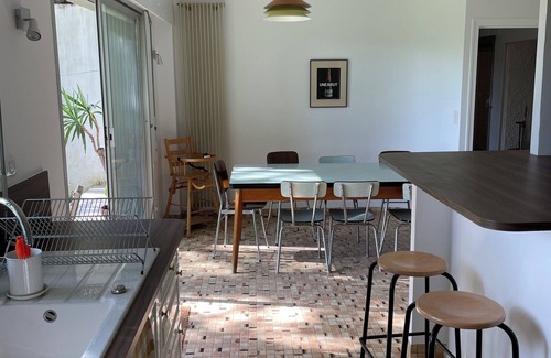 Chavot-Courcourt House | Chavot la Bulle - Modernist-inspired architect-designed house from the 70s