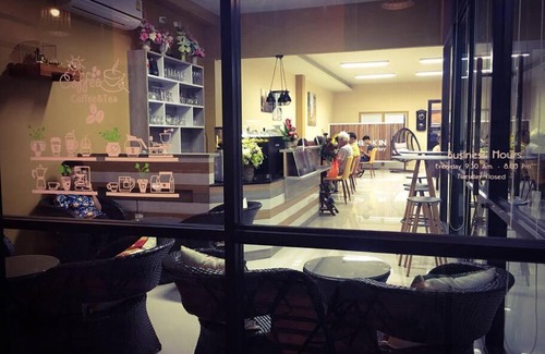 Thani Apartment | CHECK IN Eatery guest room for 3