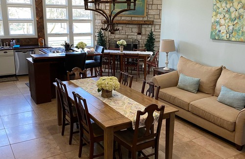 Ashland City Cabin | Cheekwood Historic Birdsong Lodge: A Charming Escape Near Downtown Nashville, TN