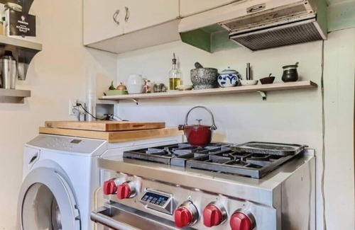 Old North Boulder House | Cheerful 1BDR home in North Boulder