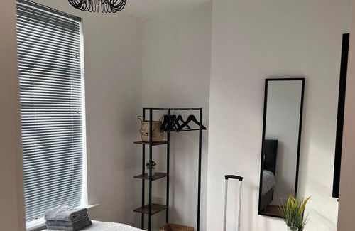 Northampton House | Cheerful 5 bedroom house with En Suite