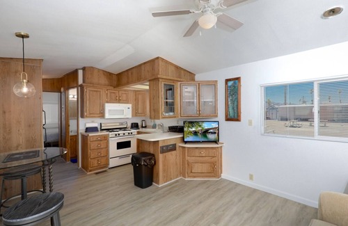 Lake Havasu City Cabin | Cheerful cabin on lake, Boat Launch, beach access by London Bridge