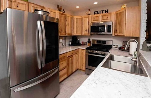 Niles House | Cheerful home-Niles. 5 Miles to Notre Dame, 25-30 Miles to Lake Mich Beaches