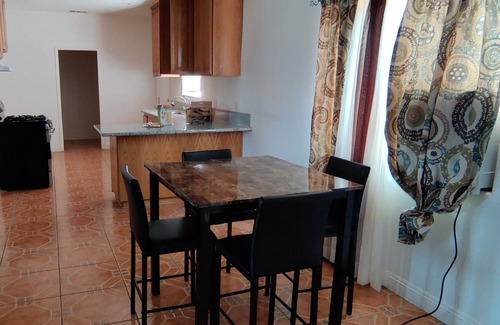 California City House | Cheerful Vacation 4 bedroom Family Home /Pool,Near Race Track, Golf ,Crews,Base.