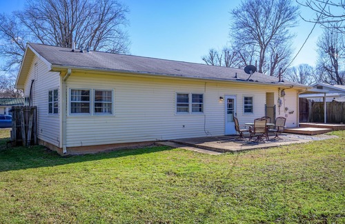 East Florence House | Cheerful Wishes- 3 Bedroom House To Yourself