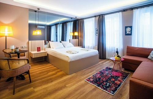 Karakoy Bed & Breakfast | Cheers Porthouse