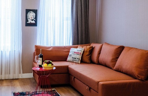 Karakoy Bed & Breakfast | Cheers Porthouse