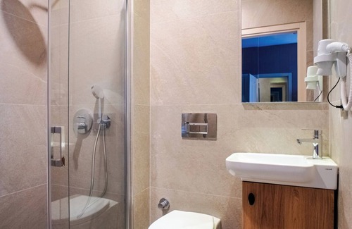 Karakoy Bed & Breakfast | Cheers Porthouse