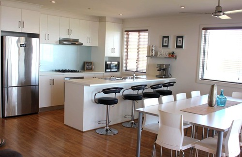 Para Wurlie House | Cheers - Sea views Free Wifi On the Esplanade