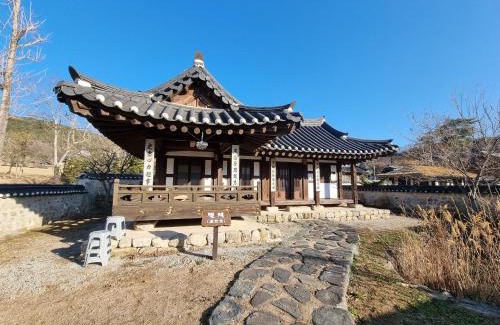 Jangseong House | Cheongbaek Hanok Pension