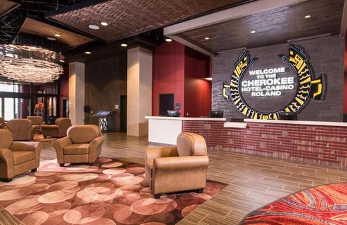 Roland Hotel | Cherokee Casino Hotel Roland