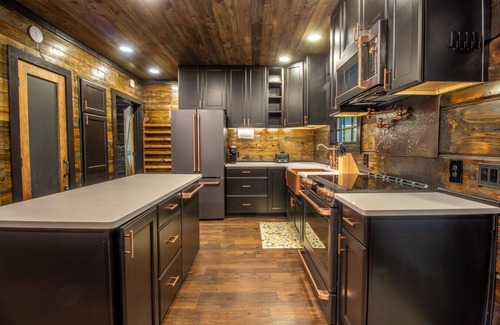 Kingston House | Cherry Blossom Cabin