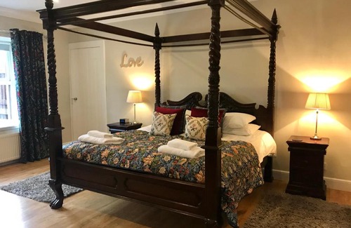 Cupar House | Cherry Blossom Cottage near Cupar Fife