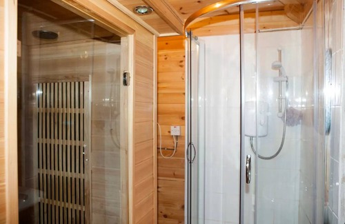 Chideock Ski Chalet | Cherry Orchard Retreat