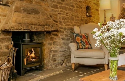 Eydon Cottage | Cherry Tree Cottage -Countryside Retreat