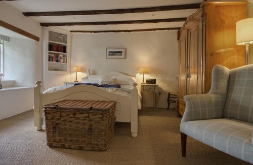 Noss Mayo House | Cherry Tree Cottage