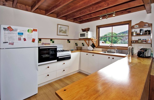 Lorne Cottage | Cherry Tree Creek Lorne Cottage (Willowbank)