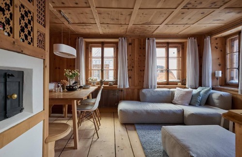 Berguen House | Chesa Viglia - Vacation in architectural monument