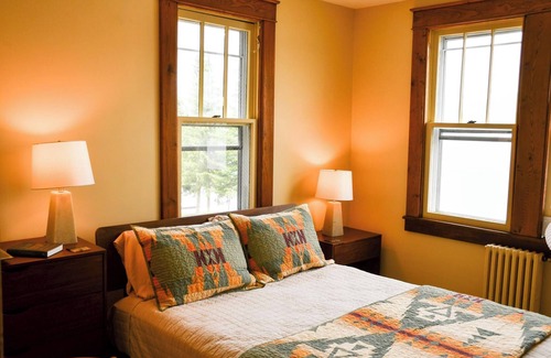 Deposit Hotel | Chestnut Inn at Oquaga Lake