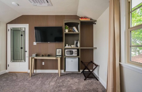 South Wrigley Condo | Chestnut Suite with pool & hot tub