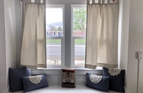 Powell House | Cheyenne Cottage- pet friendly, near Northwest College