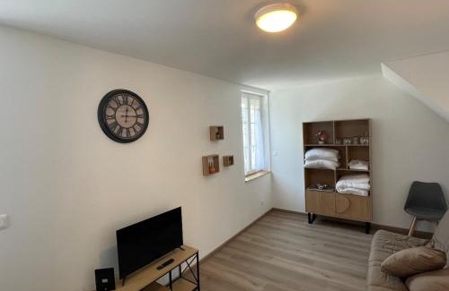 Beauvais Apartment | Chez AB studio cosy