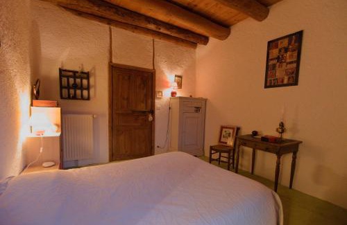 Bains Bed & Breakfast | Chez Caroline chambres d'hôtes