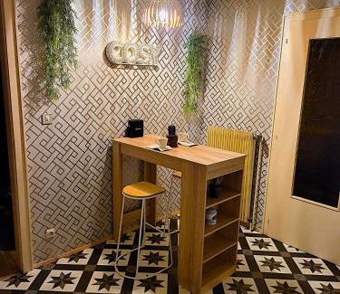 Mulhouse House | Chez Jimmy London