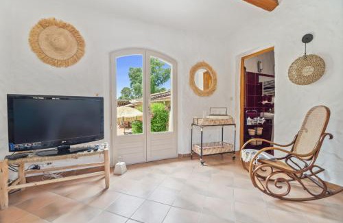 Puget-sur-Argens Apartment | Chez Nous Baraille - Appt climatisé avec piscine