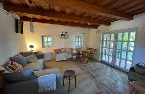 Sarud House | Chez Sári