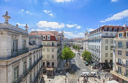 Martires Apartment | Chiado Square - Lisbon Best Apartments