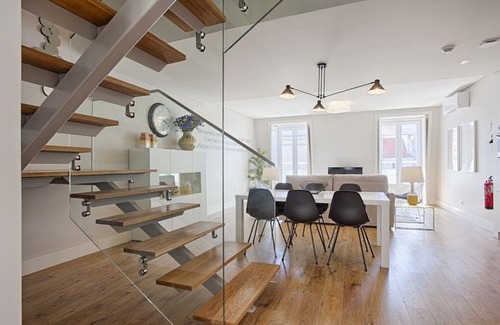 Martires Apartment | Chiado Square - Lisbon Best Apartments