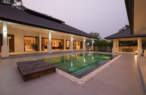 San Pu Loei Villa | Chiang Mai private pool and garden villa